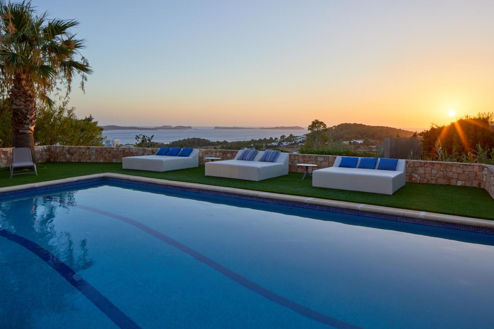 Villa Can Joan I - Fantastic Sunset Views And Family Friendly - Сан-Антонио-Абад Экстерьер фото