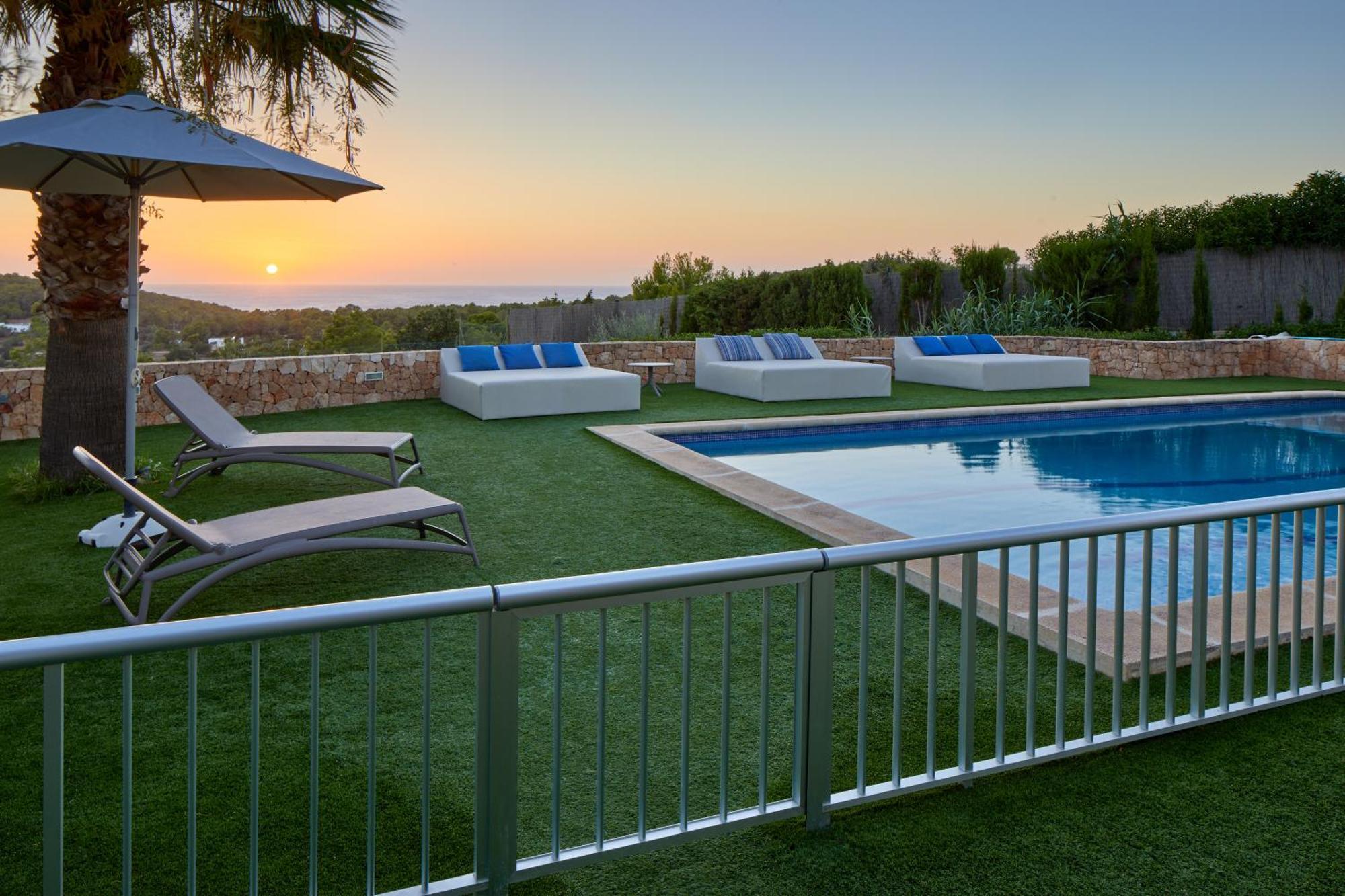 Villa Can Joan I - Fantastic Sunset Views And Family Friendly - Сан-Антонио-Абад Экстерьер фото