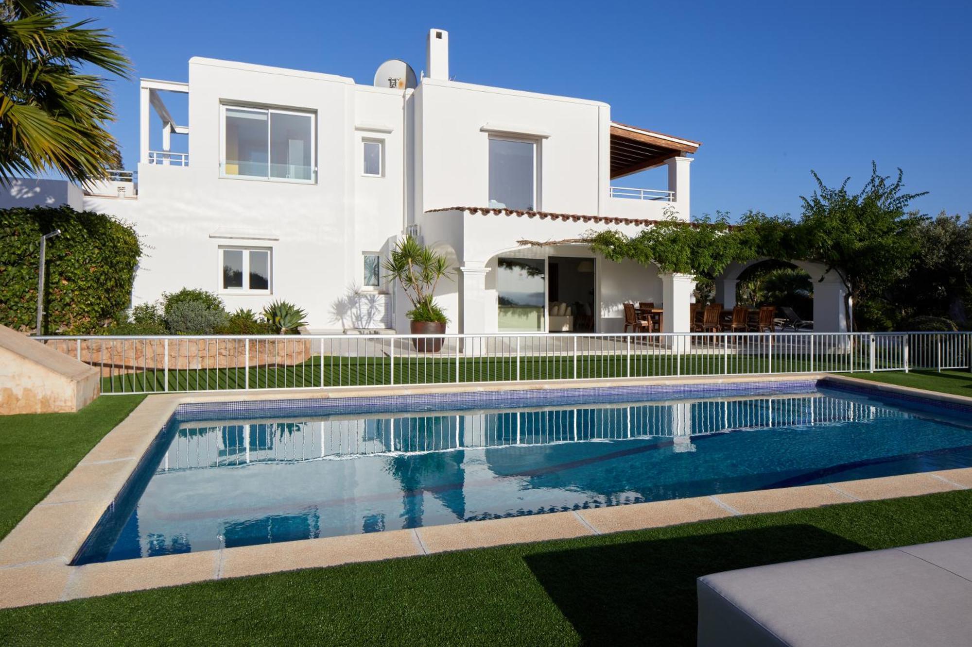 Villa Can Joan I - Fantastic Sunset Views And Family Friendly - Сан-Антонио-Абад Экстерьер фото